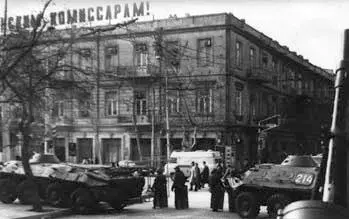 Блокпост ОМСДОН в сквере возле комендатуры района 26 Бакинских комиссаров В - фото 15