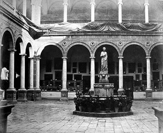 Imatge del claustre del collegi del Corpus Christi de València a la fi del - фото 3