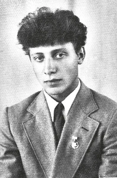 1958 г 16 лет В техникуме у нас был хороший преподаватель физкультуры Мы - фото 17