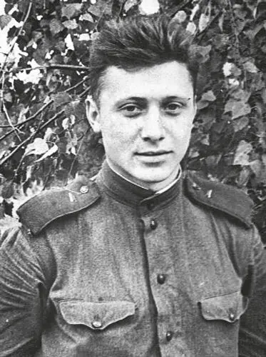 Рядовой учебнопоказательного полка в Сертолово 1962 г На занятиях в - фото 22