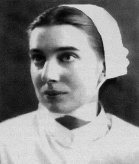 11 Patience Darton en su época de joven enfermera 12 Penny Phelps en su - фото 5