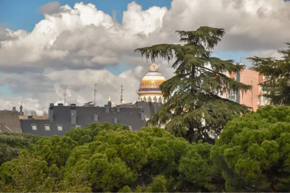 Вид на купол храма Santa Teresa y San José XX в Собор Св Марии вид с пл - фото 22