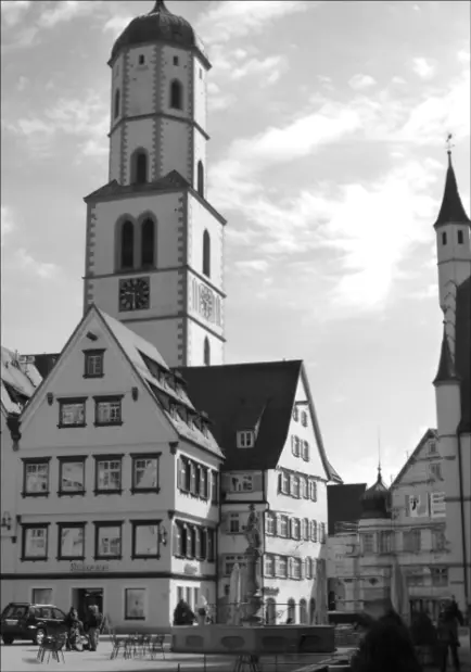 Zufrieden kommen wir in die Stadt Biberach und beschließen im ersten Café - фото 13