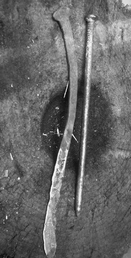 Foto Nagel und Messer Diese Eigenproduktion eines Messers kann bei einem - фото 27