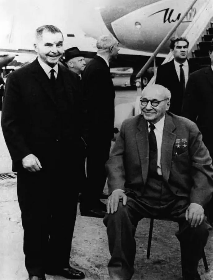 А Н Туполев и С В Ильюшин 1968 г Андрей Николаевич понимал что самолет - фото 29