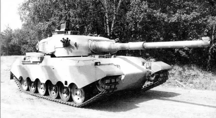 Основной боевой танк Виккерс Mk3 I На обоих снимках Виккерс Mk3 I - фото 46