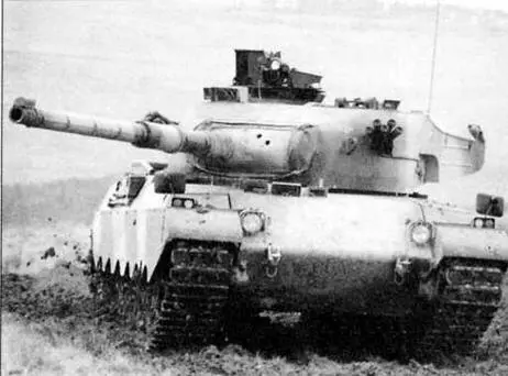 На обоих снимках Виккерс Mk3 I во время полигонных испытаний Специальные - фото 47