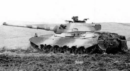 На обоих снимках Виккерс Mk3 I во время полигонных испытаний Специальные - фото 48