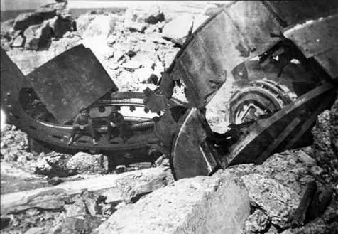 Разборка 8дм башен в начале 1920х гг Вторая 8дм башня взрывом была - фото 30