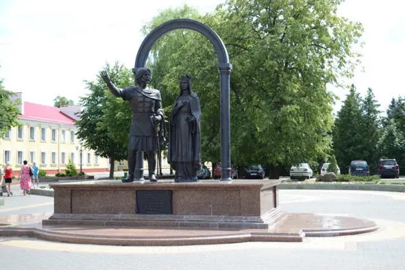 Памятник основателям Кобрина Источник - фото 6