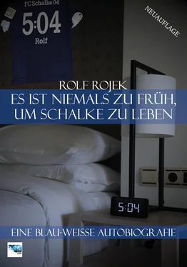 Rolf Rojek Es ist niemals zu früh, um Schalke zu leben – 5:04 – Eine Blau-Weisse Autobiografie обложка книги