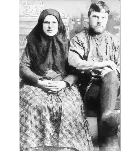 Маланья Тимофеевна и Семён Васильевич Пикулевы Мужики беззлобно засмеялись Все - фото 1