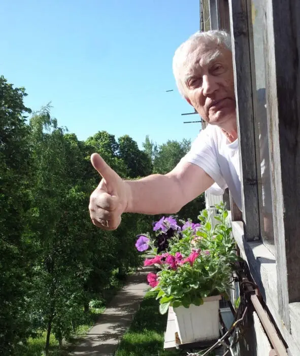 Теперь по поводу квартиры В моей семь комнат раз сортир Два ванна - фото 20