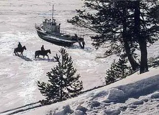 Озеро в январе По пути егерь показывал нам места где к озерной воде подходят - фото 71