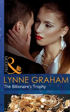 Lynne Graham The Billionaire's Trophy обложка книги