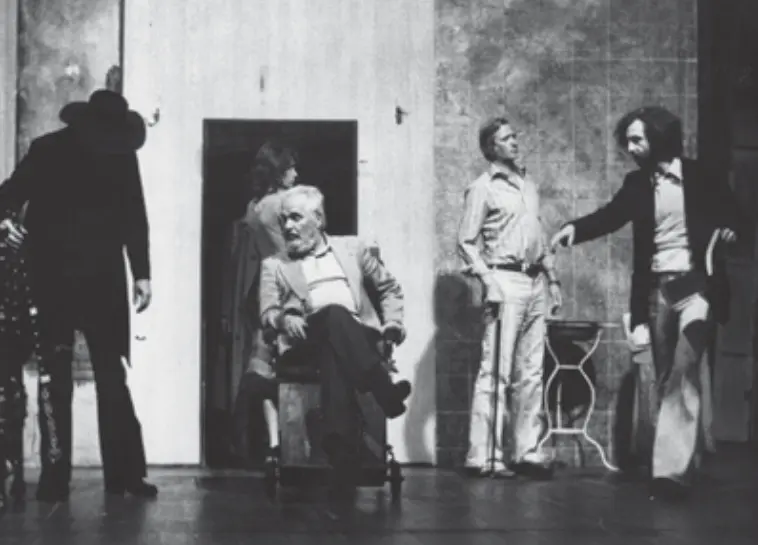 Michael Haneke dirigiendo a los actores de una obra estilo spaghetti western - фото 10