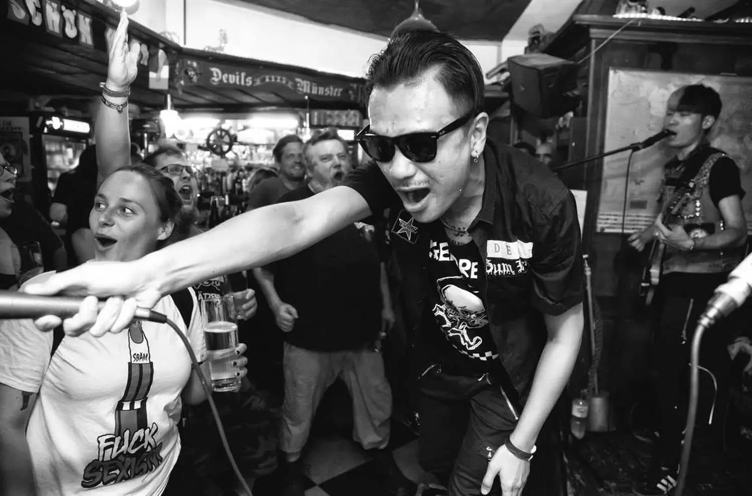AGNOSTIC FRONT Ihr seid schon so lange auf Tour und besucht zweimal im Jahr - фото 29