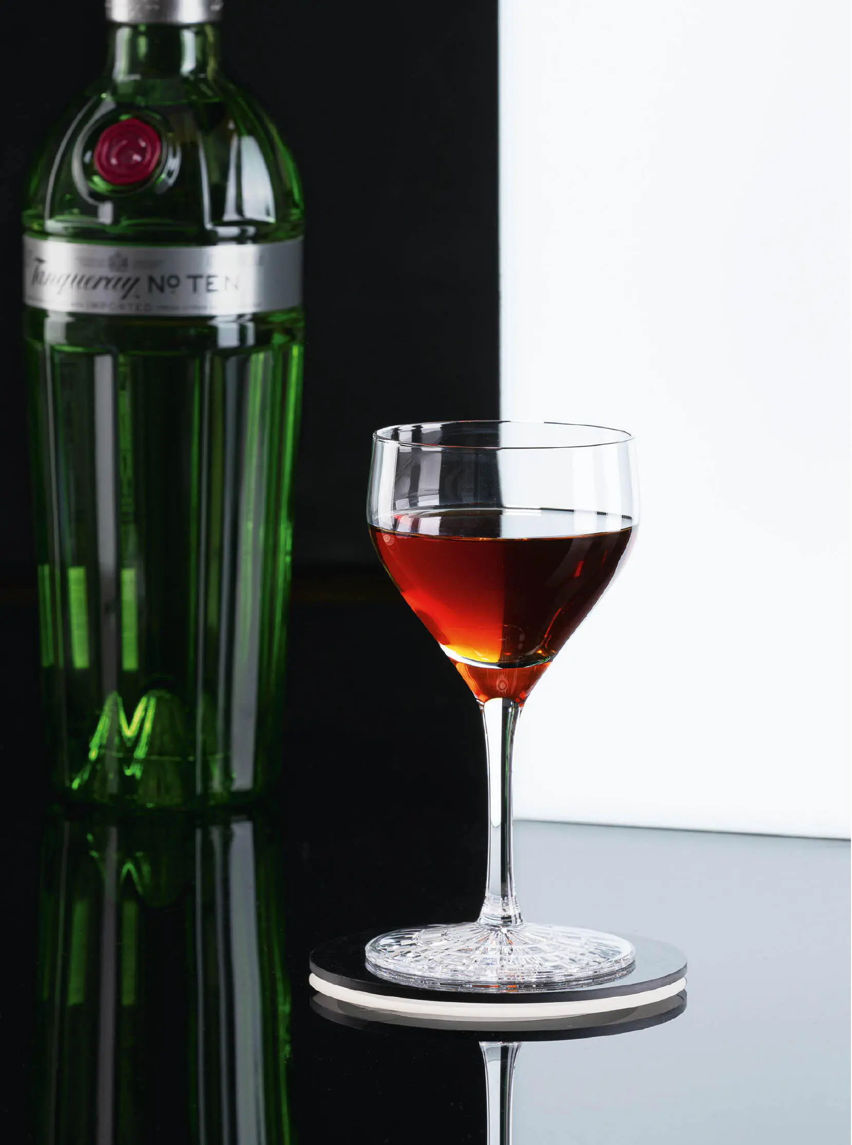 White Lady Bartender Harry MacElhone hatte die White Lady bereits im Ciros - фото 68