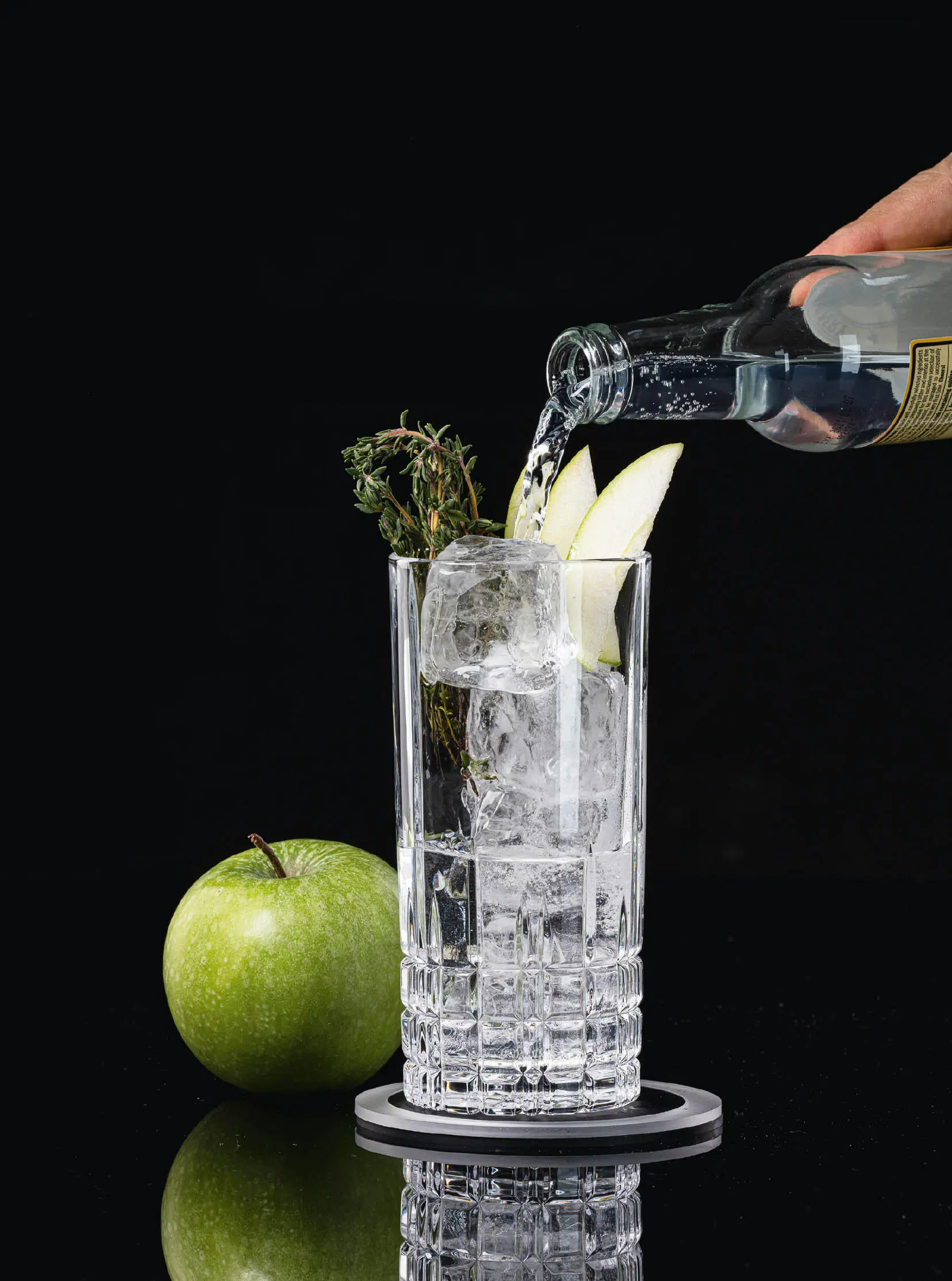 1803 kam das Wort Cocktail zum ersten Mal in der Zeitung Farmers Cabinet - фото 15