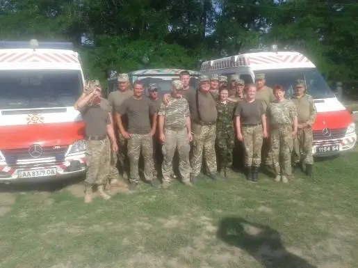 Под обстрелом Мы сегодня не спим разрываются мины Гул и грохот снарядов - фото 26