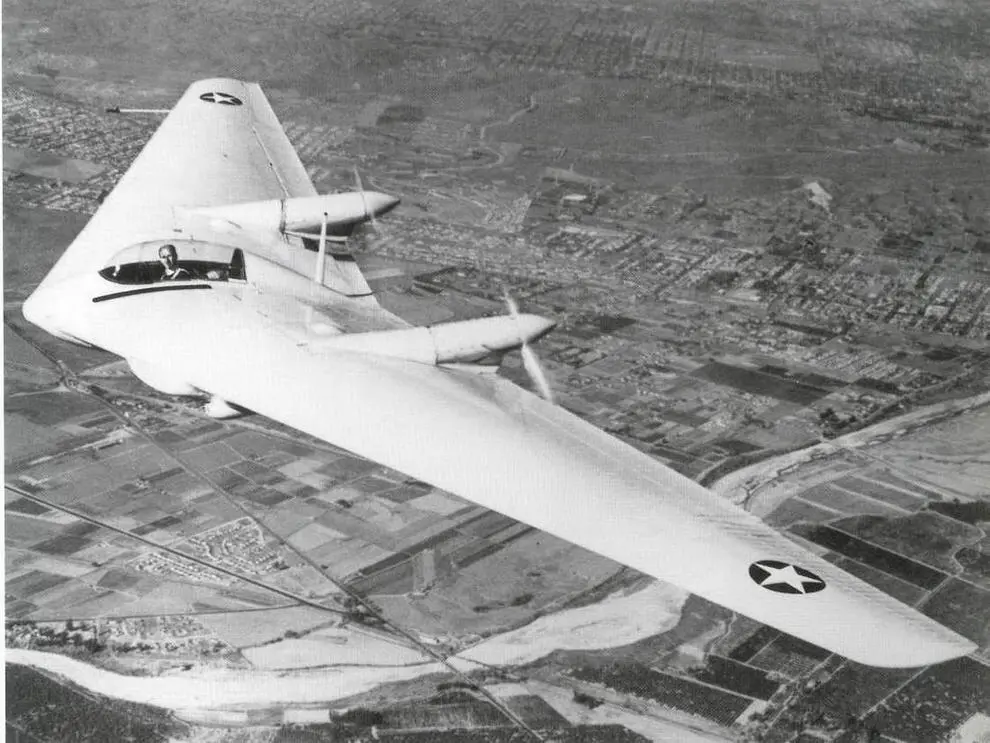 N9M продемонстрировал хорошие летные качества Летом 1943 г начались - фото 205