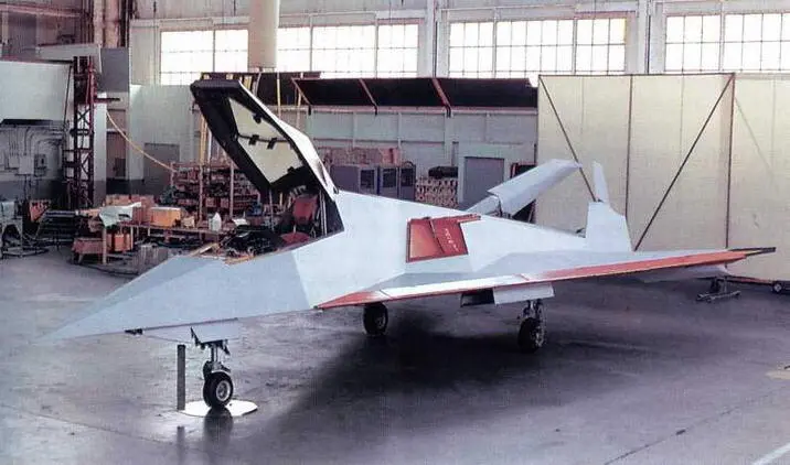 Экспериментальный самолет Хэв блю перед началом испытаний В 1976 г - фото 320