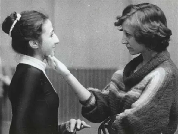 Нешка Робева и ее подопечная Анелия Раленкова Личность Нешки Робевой как - фото 16