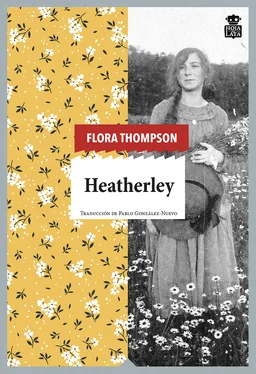 Flora Thompson Heatherley обложка книги