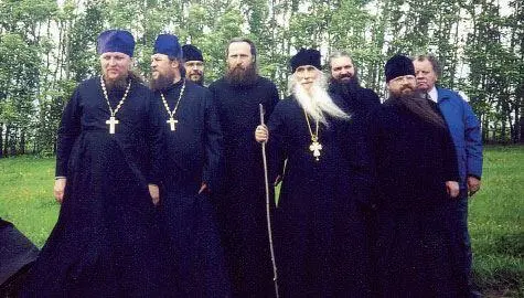 Гости из СвятоТроицкой Сергиевой Лавры на месте где стоял родной дом отца - фото 16