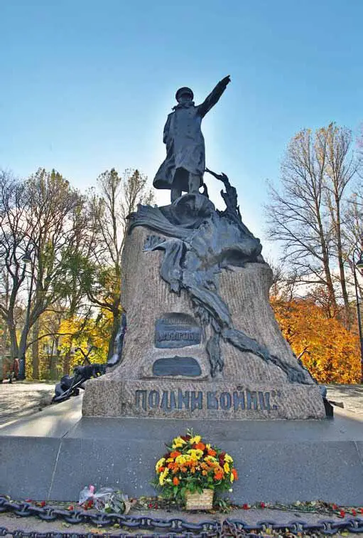 Памятник С О Макарову Помни войну Установлен в 1913 г на центральной - фото 21