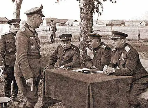 А М Василевский принимает капитуляцию генералмайора Альфонса Хиттера - фото 45