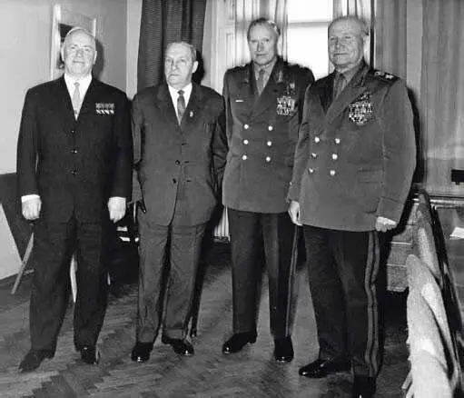 Г К Жуков М Ф Лукин К К Рокоссовский и И С Конев 1965 г 15 ноября - фото 27
