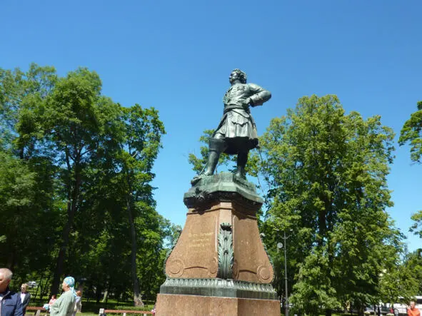 Кронштадт Памятник Петру Великому Так же в 17251726 годах он преподавал - фото 12