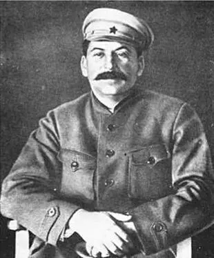 Сталин Характерно что не упоминается ни один из военспецов Ни Клюев ни - фото 33
