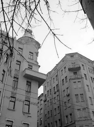 Киевский уголок Москвы Угол Остоженки и Обыденского переулка Воланд - фото 66