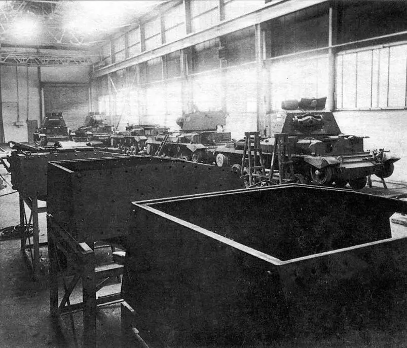 Сборка танков Mk II в цехе завода фирмы BRCW 1940 год На переднем плане - фото 6