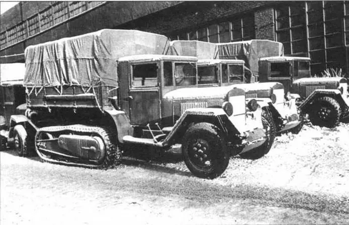 Автомобили ЗИС42 перед отправкой на фронт Зима 1943 года Разрезная каретка - фото 14
