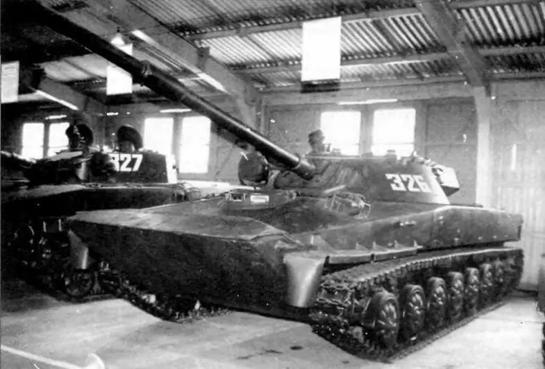 Опытный образец плавающего танка объект 906 в экспозиции Военно - фото 25