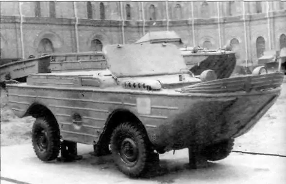 Плавающий автомобиль МАВ в экспозиции Военноисторического музея артиллерии - фото 4