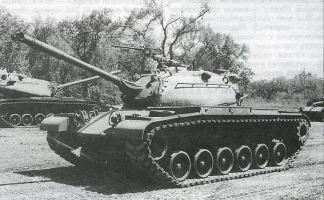 Один из первых серийных танков М48 Паттон III переданный войскам летом 1953 - фото 6