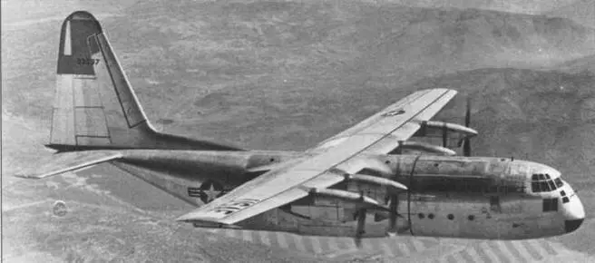 Опытный самолет YC130A сер 533397 во время одного из первых полетов - фото 13