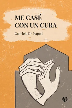 Gabriela De Napoli Me casé con un cura обложка книги