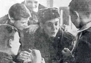 Тройка Да если б я на тройку на ученьях стрелял меня б и на час к вам не - фото 4