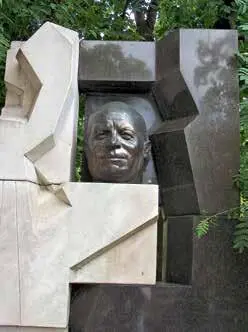 Памятник Н СХрущёву на Новодевичьем кладбище Автор Эрнст Неизвестный - фото 39