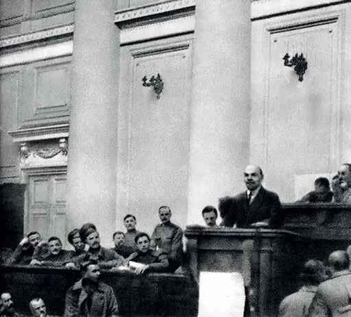 В И Ленин выступает в Таврическом дворце с Апрельскими тезисами Петроград 4 - фото 8