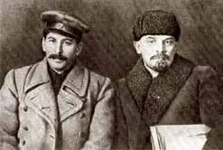Ленин и Сталин на VIII съезде РКПб 1919 г В дальнейшем Сталин еще несколько - фото 10