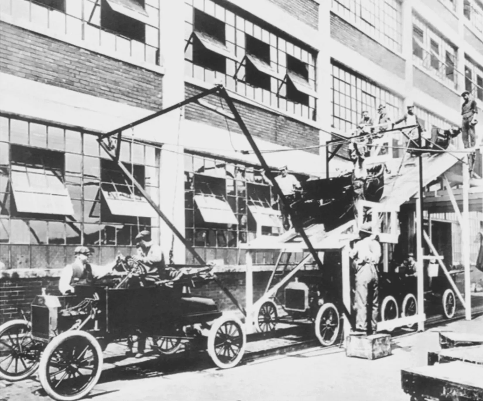 Abb 14 Inbetriebnahme einer neuen Fertigungsstraße in Detroit Michigan 1913 - фото 20