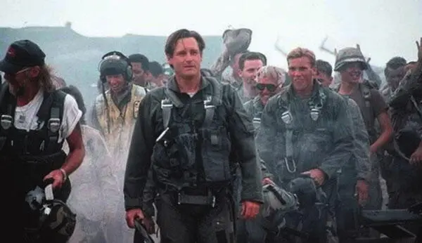 Abb 6Der Schauspieler Tom Cruise in der Top GunRolle als Maverick 1986 - фото 7