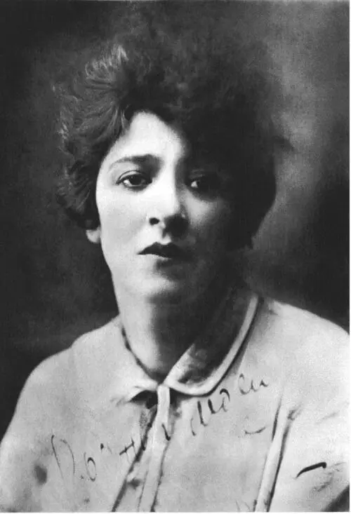 Фаина Раневская 1929 г ФГ Раневская в 1931 г Фаина Раневская в роли - фото 42