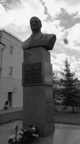 Василий Данилович Соколовский умер 10 мая 1968 г и похоронен у Кремлевской - фото 16